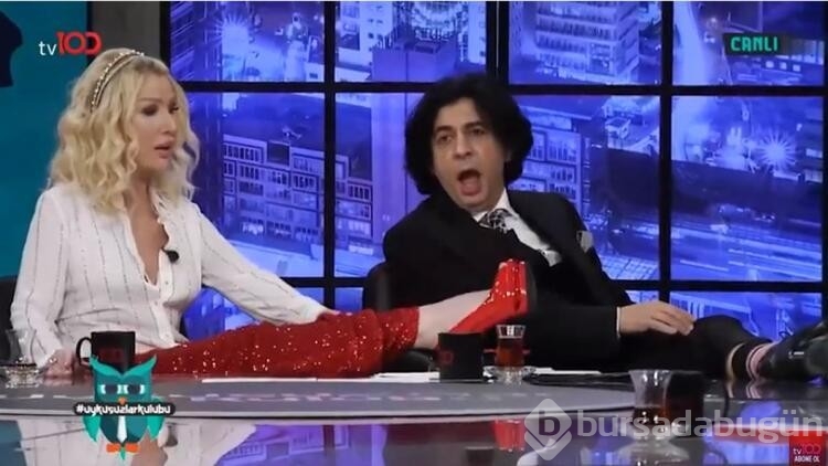 Seda Sayan canlı yayında ayaklarını masaya koydu
