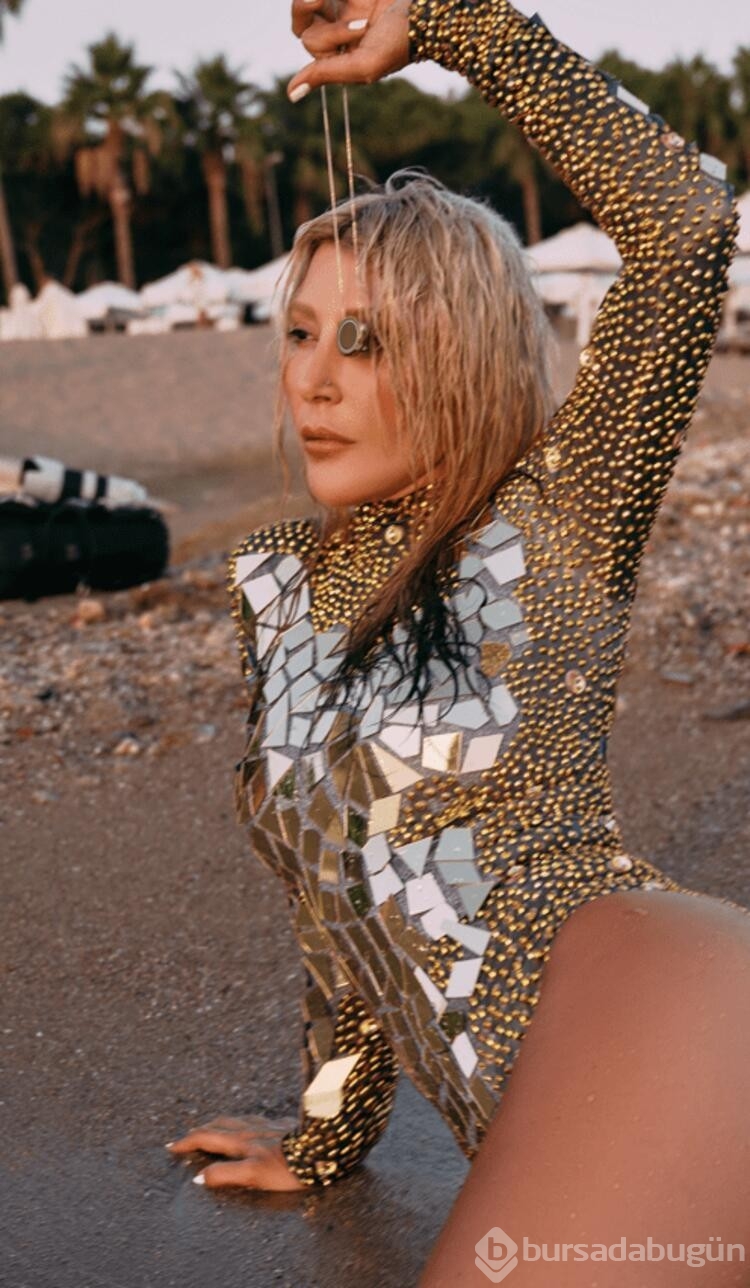 Hande Yener'in taktığı kolye bakın ne kadar?