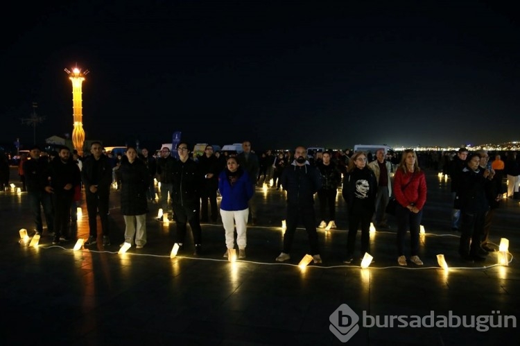 İzmir'de 10 Kasım nöbeti başladı
