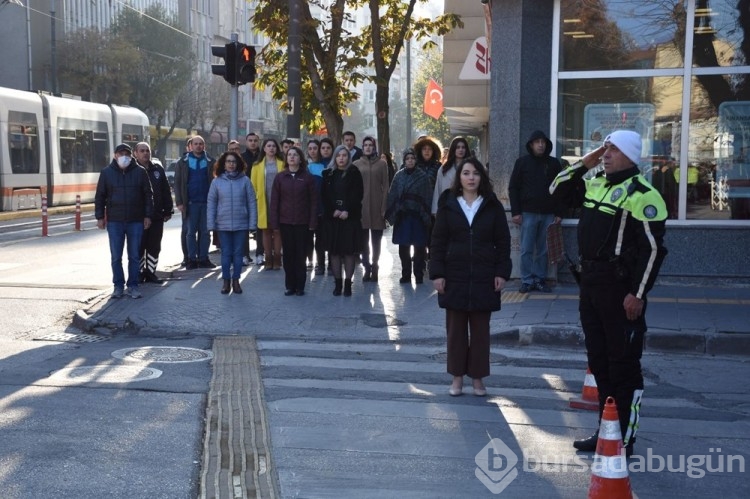 Saat 9'u 5 geçe hayat 1 dakikalığına durdu