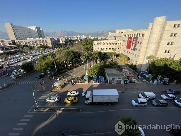 Saat 9'u 5 geçe hayat 1 dakikalığına durdu