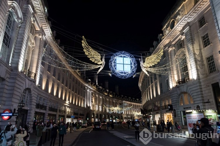 Londra sokakları Noel ve yılbaşı için süslendi
