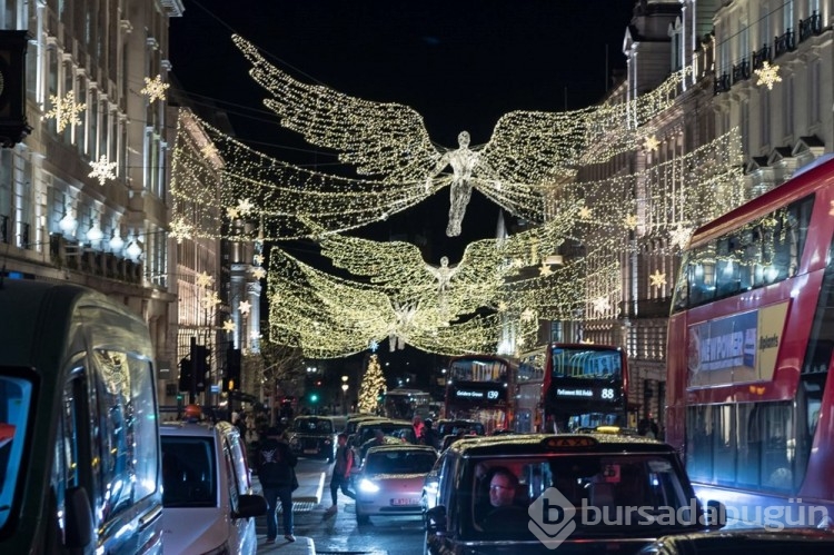 Londra sokakları Noel ve yılbaşı için süslendi
