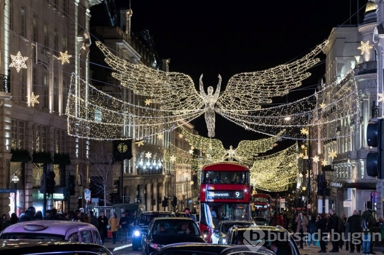 Londra sokakları Noel ve yılbaşı için süslendi
