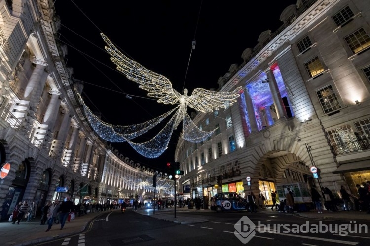 Londra sokakları Noel ve yılbaşı için süslendi

