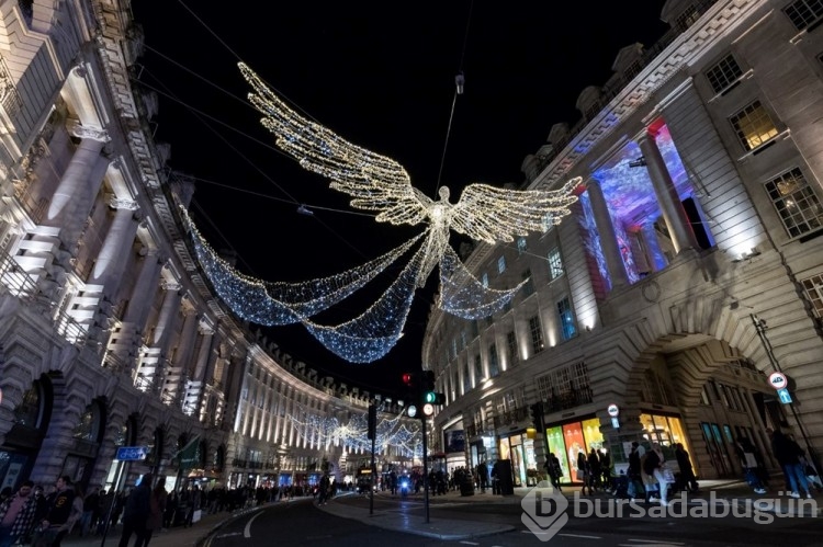 Londra sokakları Noel ve yılbaşı için süslendi

