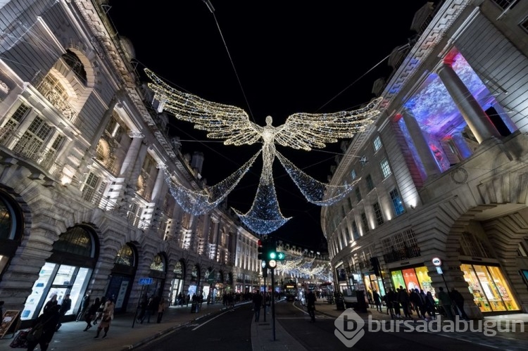 Londra sokakları Noel ve yılbaşı için süslendi
