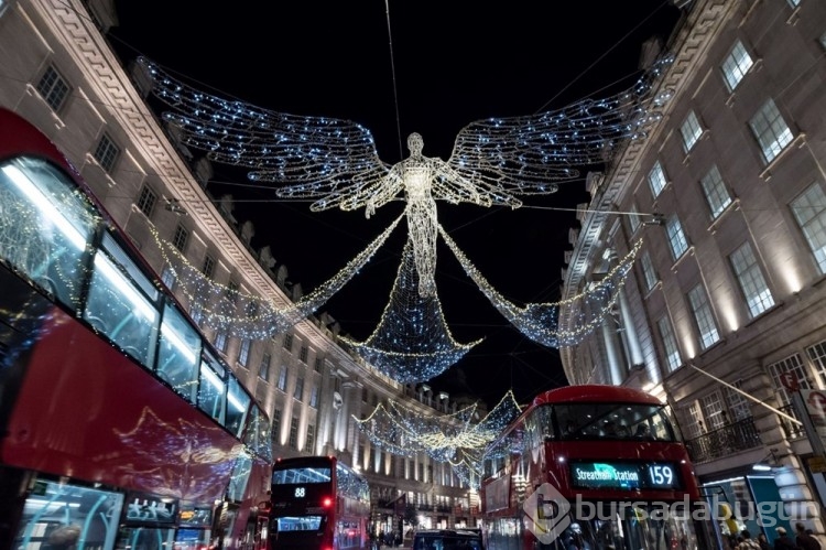 Londra sokakları Noel ve yılbaşı için süslendi
