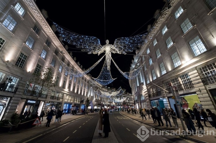 Londra sokakları Noel ve yılbaşı için süslendi
