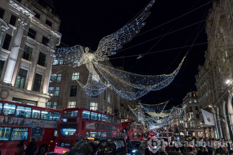 Londra sokakları Noel ve yılbaşı için süslendi
