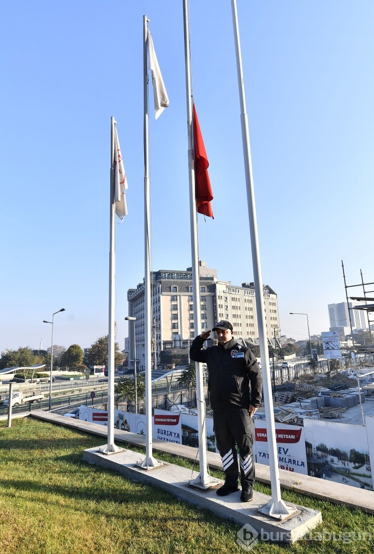 Bursa'da Mustafa Kemal Atatürk özlem ve sevgiyle anıldı 