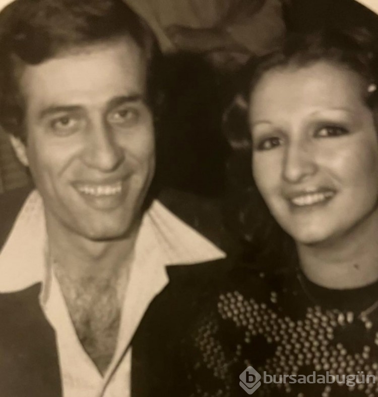 Gül Sunal eşi Kemal Sunal'ın doğum gününü kutladı