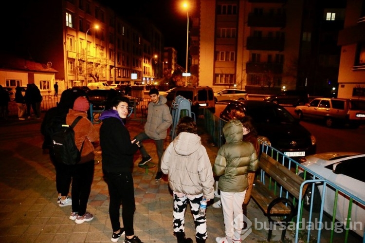 Düzce'de 5,9'luk deprem meydana geldi: Vatandaşlar sokaklara çıktı