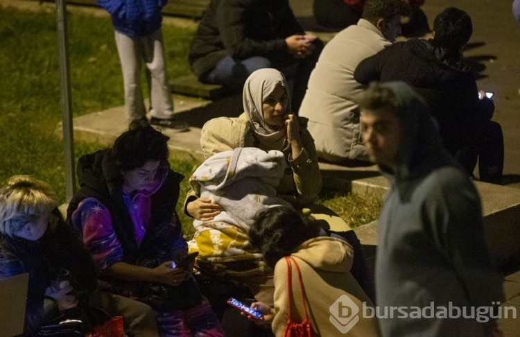 Düzce'de 5,9'luk deprem meydana geldi: Vatandaşlar sokaklara çıktı