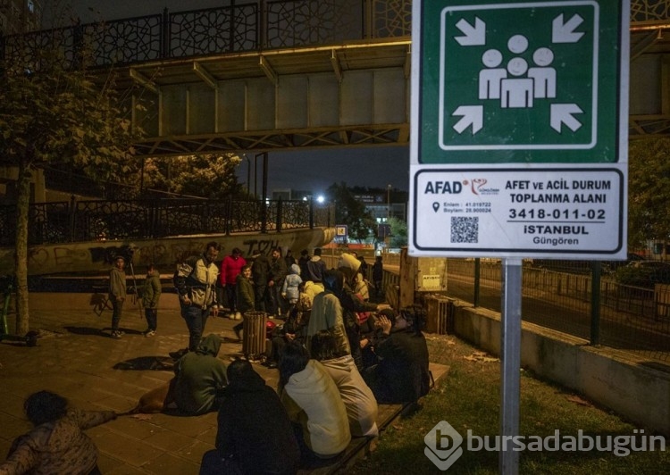 Düzce'de 5,9'luk deprem meydana geldi: Vatandaşlar sokaklara çıktı