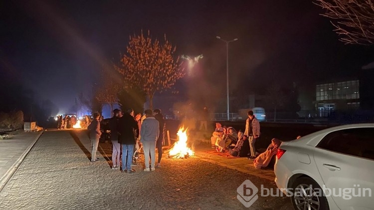 Düzce'de 5,9'luk deprem meydana geldi: Vatandaşlar sokaklara çıktı