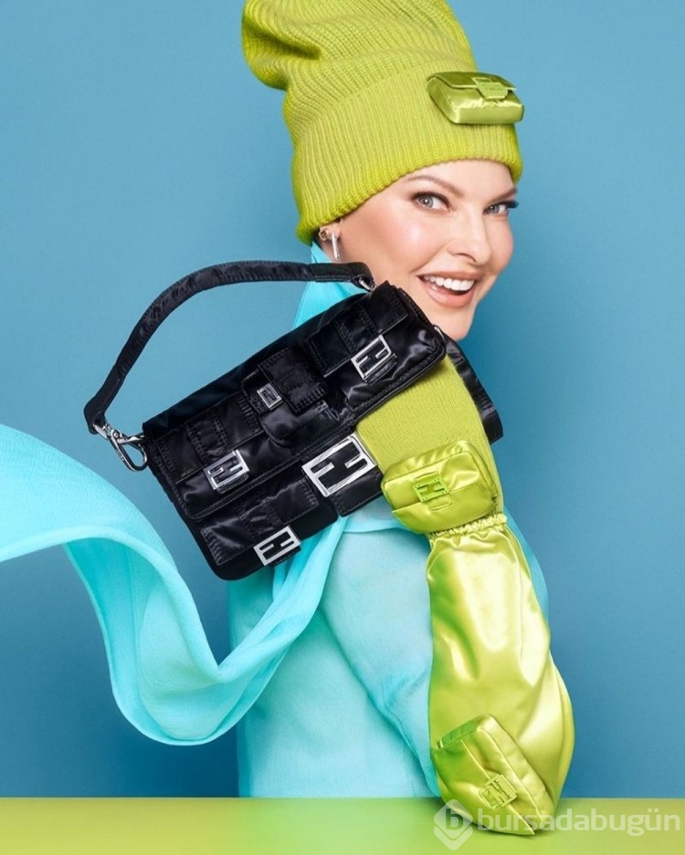 Linda Evangelista, İtalyan moda markası için poz verdi