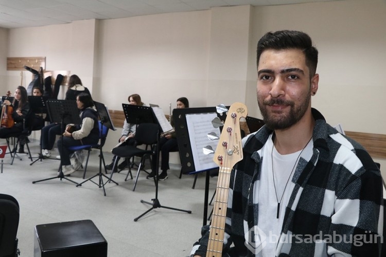 Mezun oldukları okulda öğrenci yetiştiriyolar
