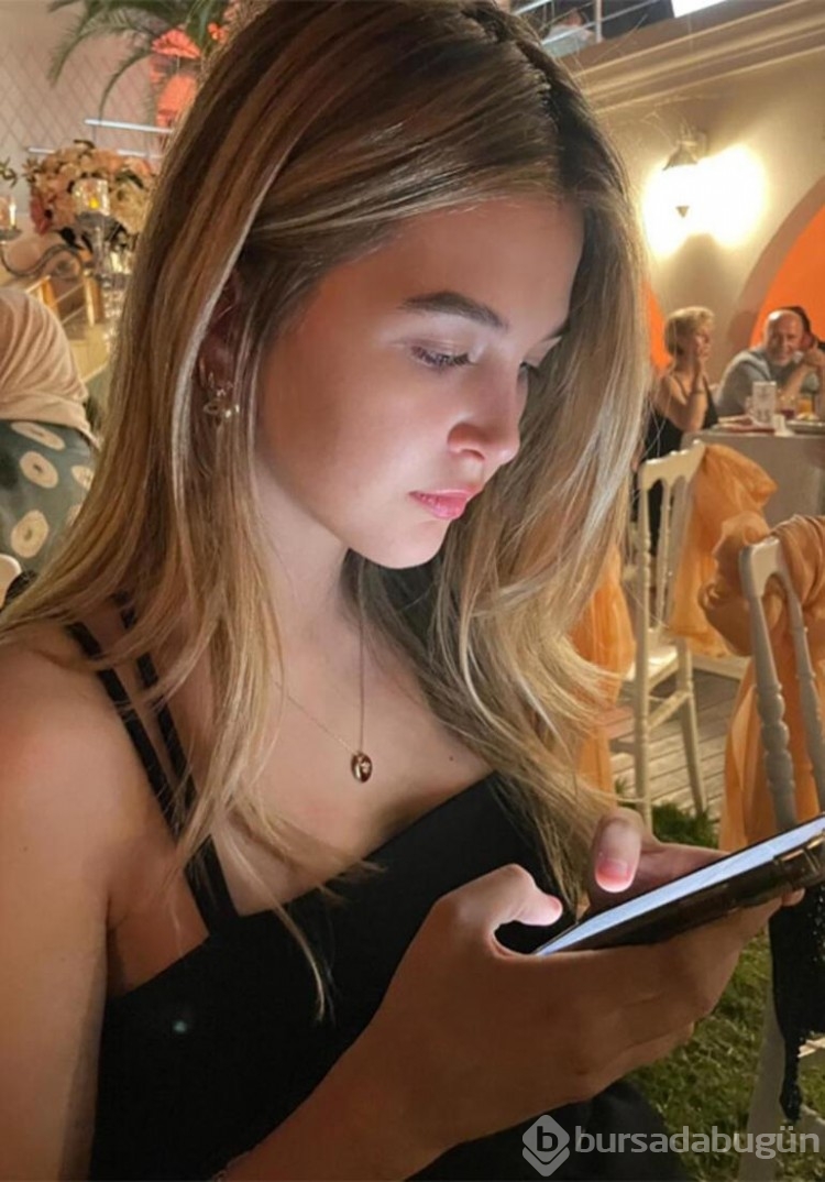 Emine Ün ve Emre Kınay'ın kızı Duru 18 oldu