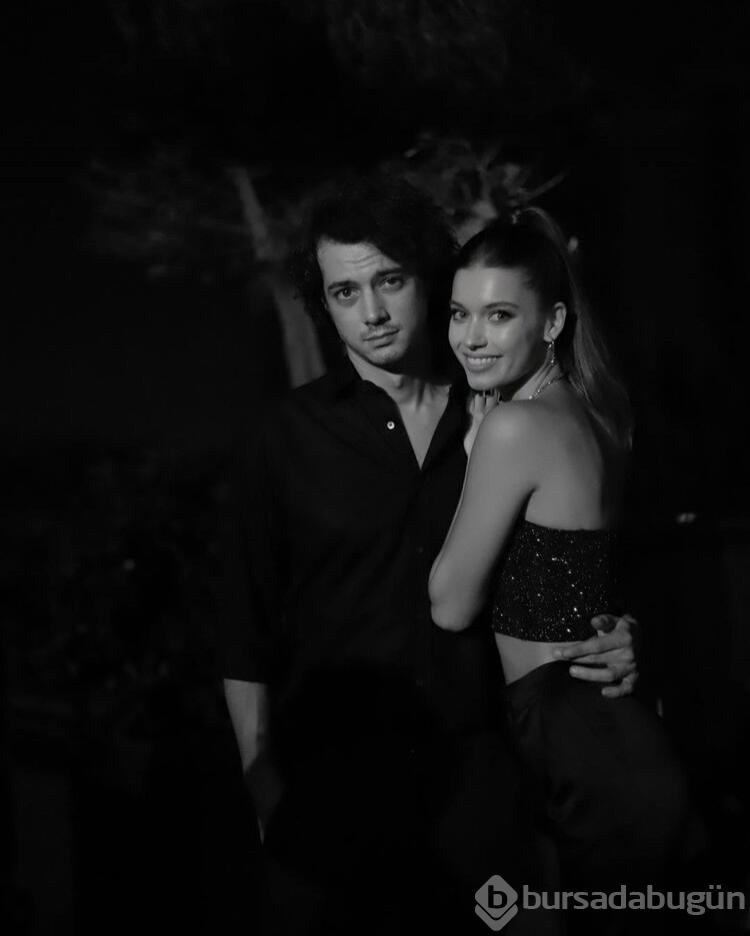 Afra Saraçoğlu ve Mert Yazıcıoğlu'nun evlilik teklifi paylaşımı dikkat çekti
