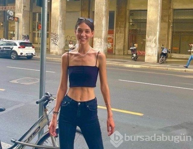 Taksici, manken Deniz Sarı ve arkadaşını rehin aldı