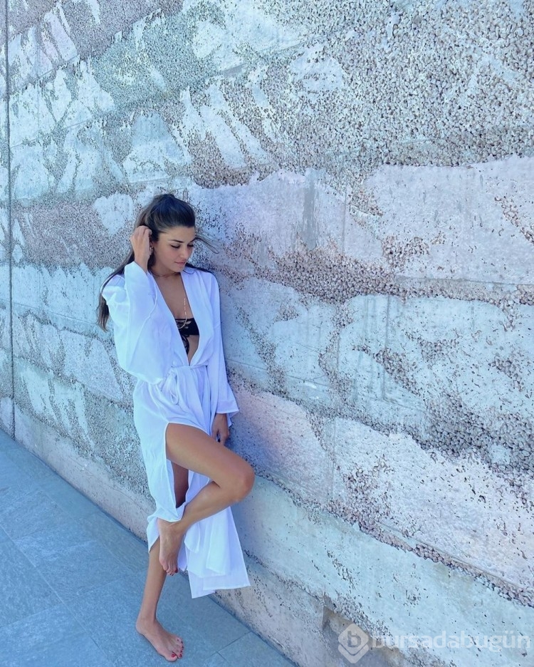 Hande Erçel 29.yaşını kutluyor