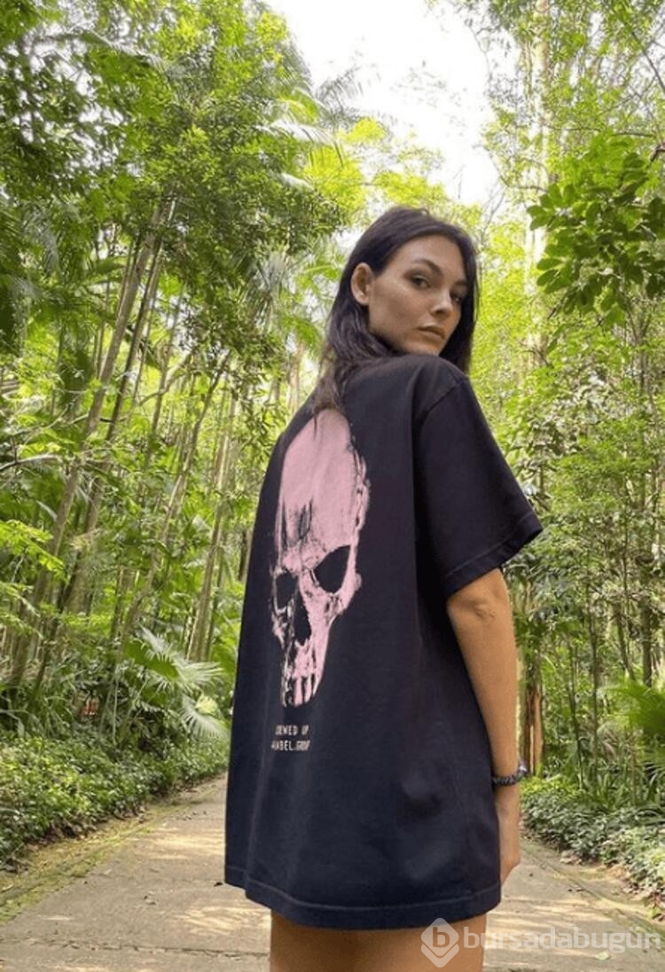Vittoria Ceretti'den Lily- Rose Depp'e püskürdü