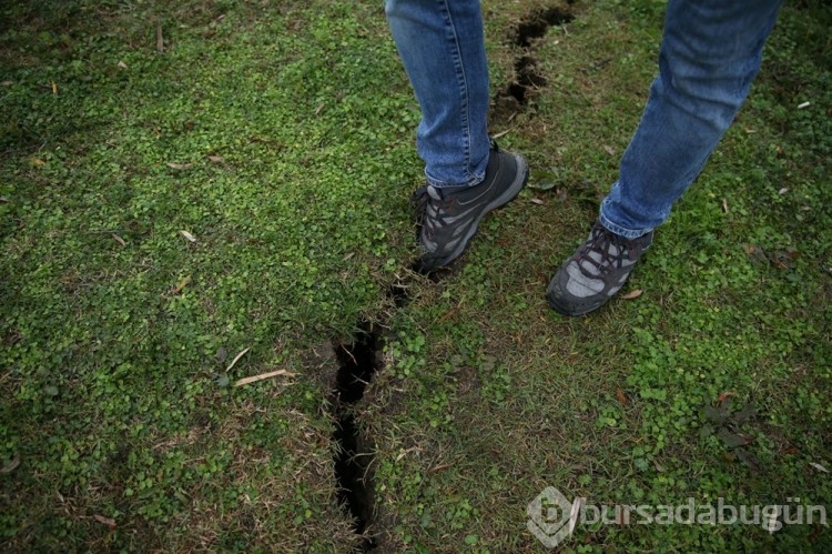Düzce depreminin ardından toprakta kırılmalar oluştu
