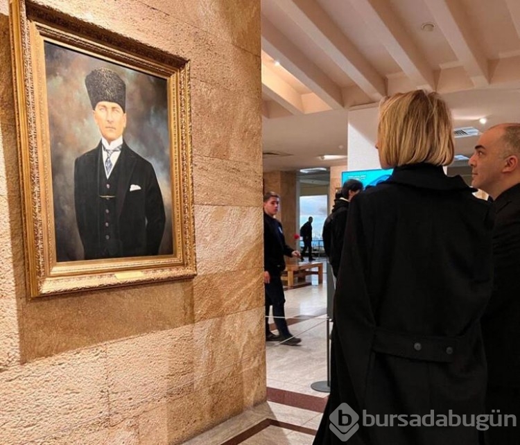 Sıla'dan Öğretmenler Günü'nde Anıtkabir ziyareti

