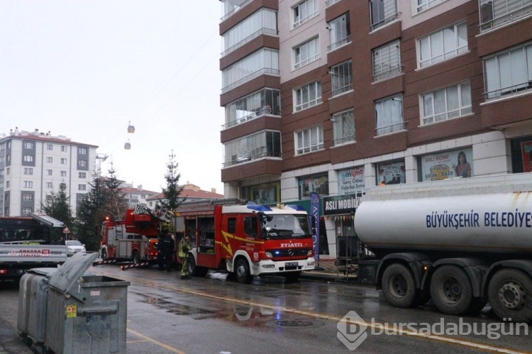 Ankara'da 10 katlı binada yangın paniği