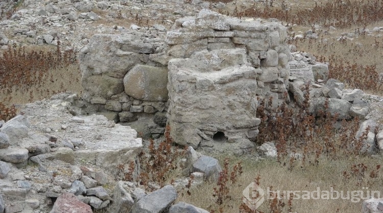 Sular çekilince tarihi kalıntılar ortaya çıktı