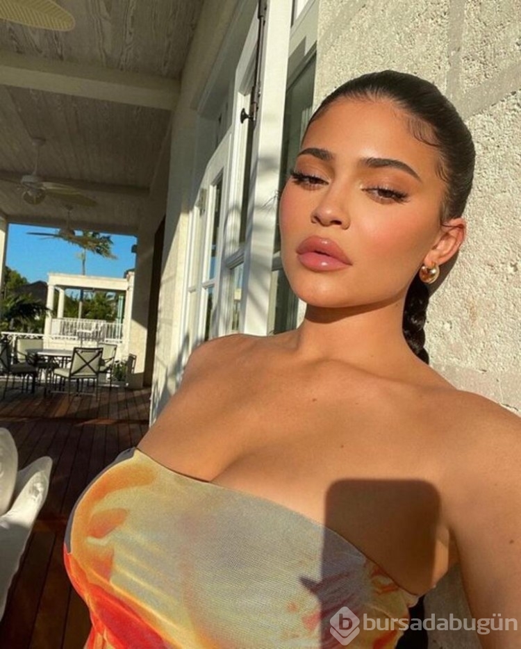 Kylie Jenner bebeğinin adıyla ilgili açıklama yaptı
