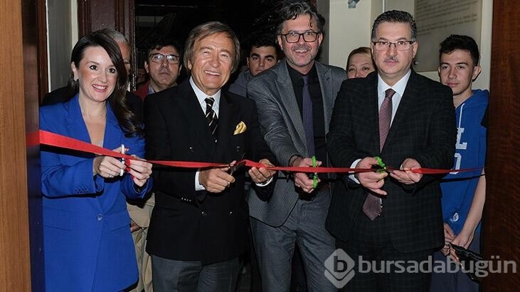 Erol Evgin'in adı okuduğu sınıfa verildi
