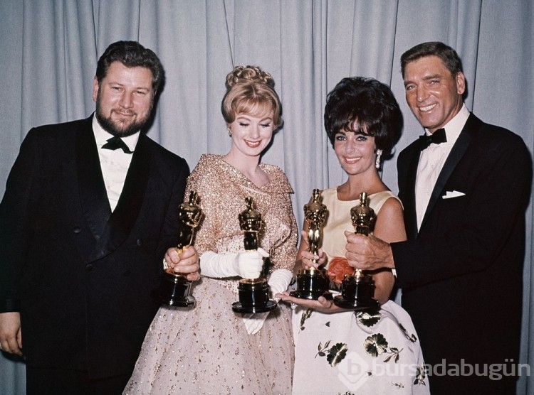 Elizabeth Taylor'ın ikonik elbisesi satışta
