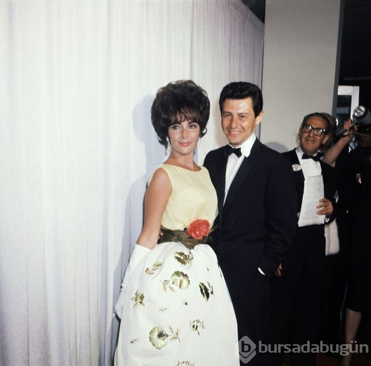 Elizabeth Taylor'ın ikonik elbisesi satışta
