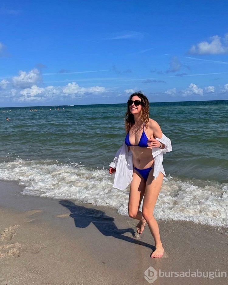 Cansu Dere ile Melis Sezen Miami'de tatilde