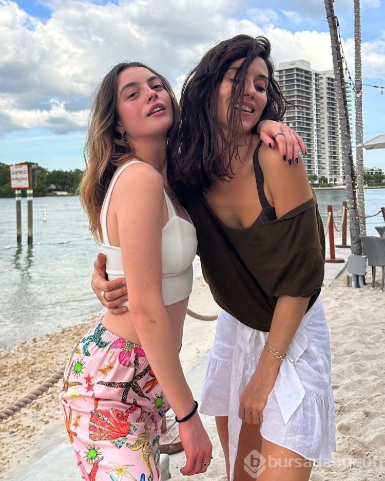 Cansu Dere ile Melis Sezen Miami'de tatilde