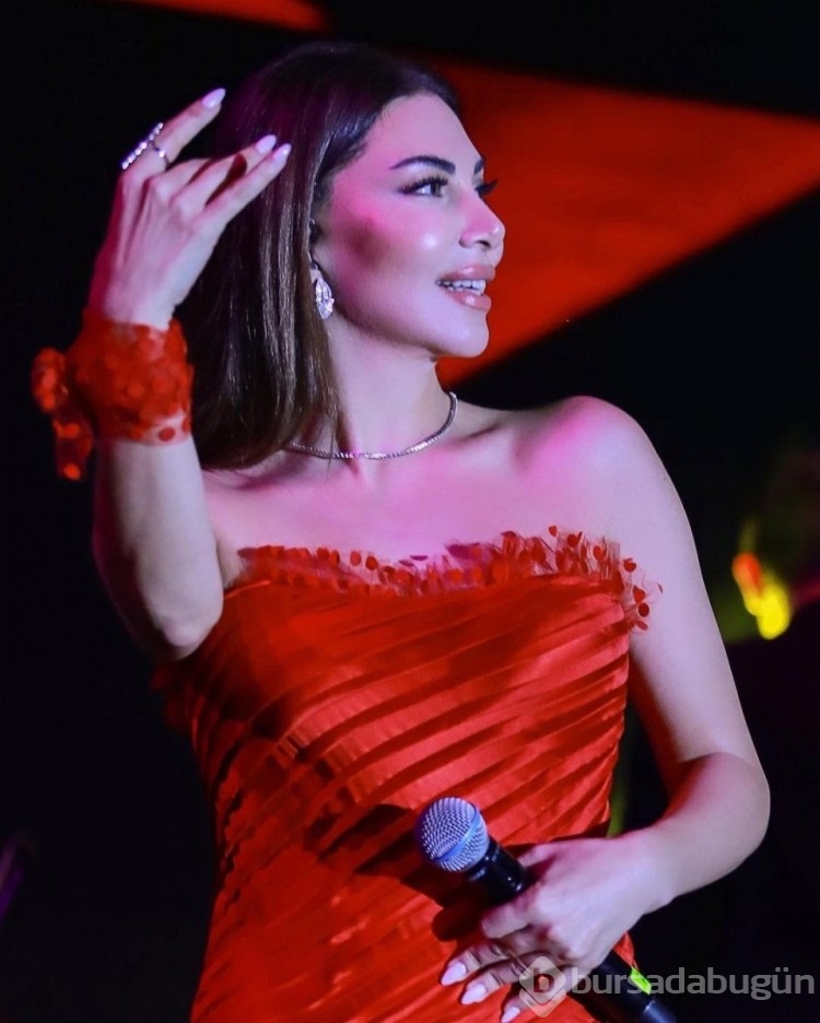 Ebru Yaşar "sahneye dua okuyup öyle çıkıyorum"