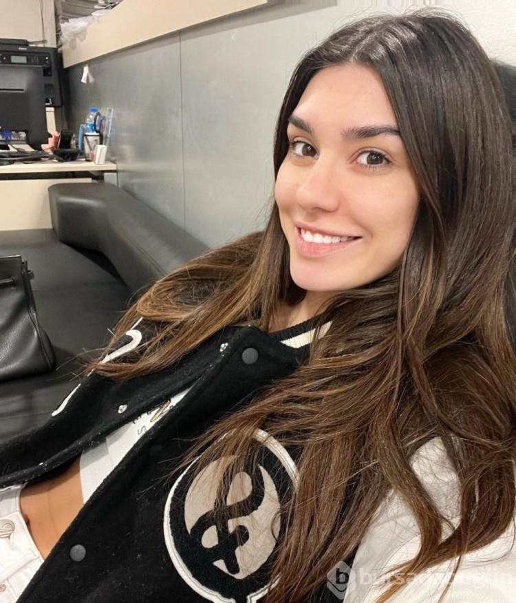 Burcu Kıratlı makyajsız halini paylaştı