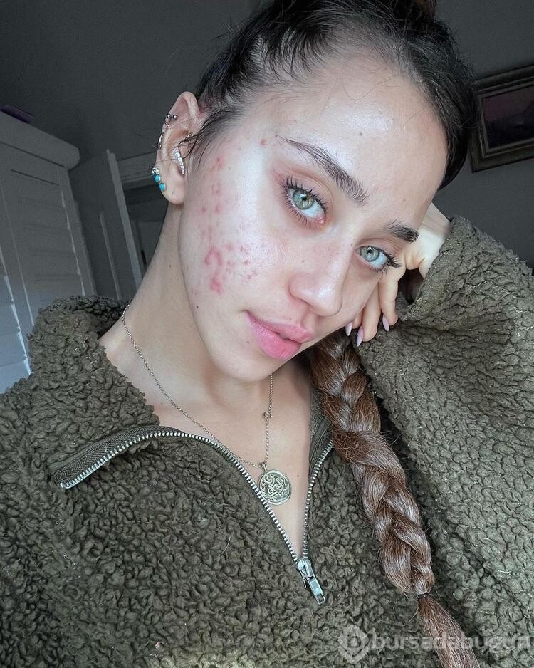 Zeynep Alkan makyajlı ve makyajsız fotoğrafını paylaştı