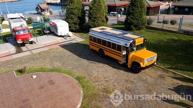 Okul otobüsünü karavana çevirdi!