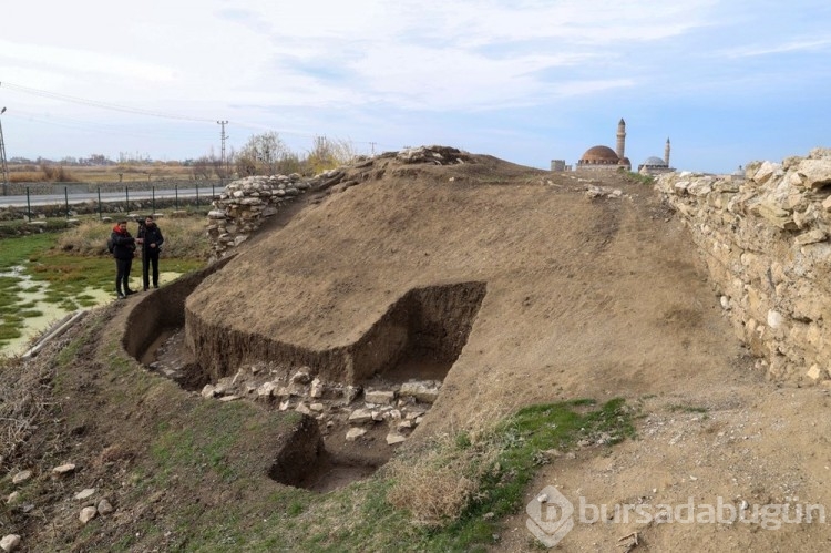 Ekipler "Eski Van Şehri"ni ayağa kaldırmaya çalışıyor
