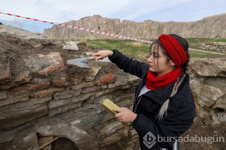 Ekipler "Eski Van Şehri"ni ayağa kaldırmaya çalışıyor