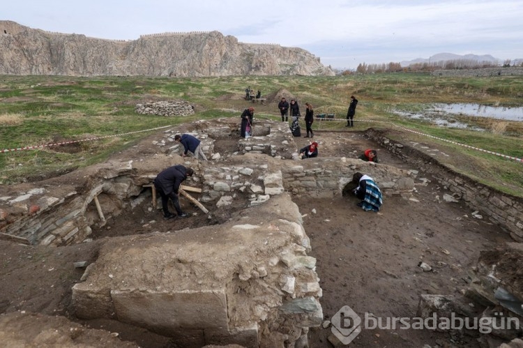 Ekipler "Eski Van Şehri"ni ayağa kaldırmaya çalışıyor