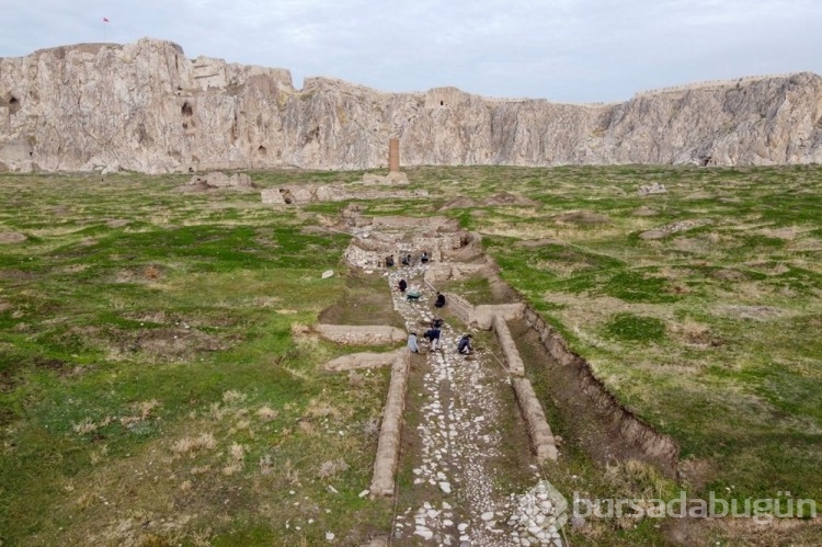 Ekipler "Eski Van Şehri"ni ayağa kaldırmaya çalışıyor