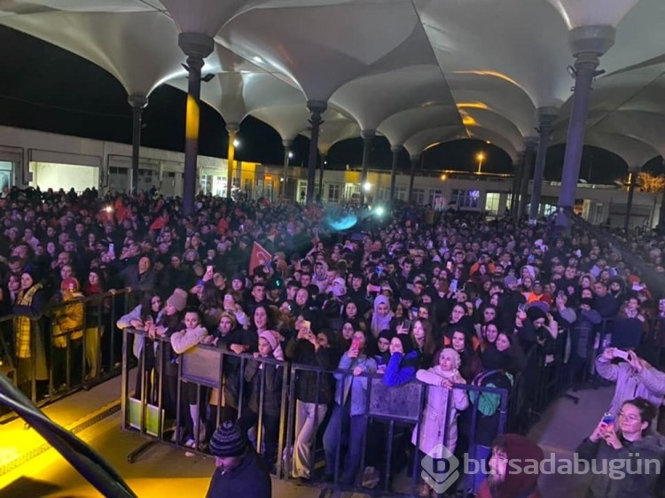 Haluk Levent'ten ilginç konser
