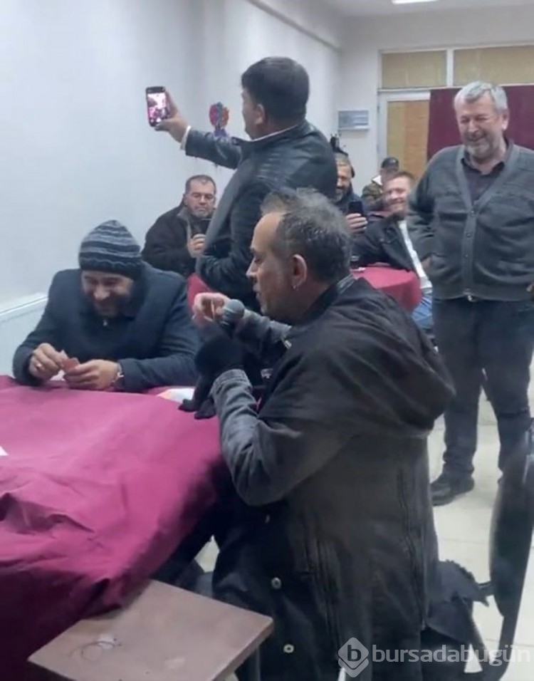 Haluk Levent'ten ilginç konser