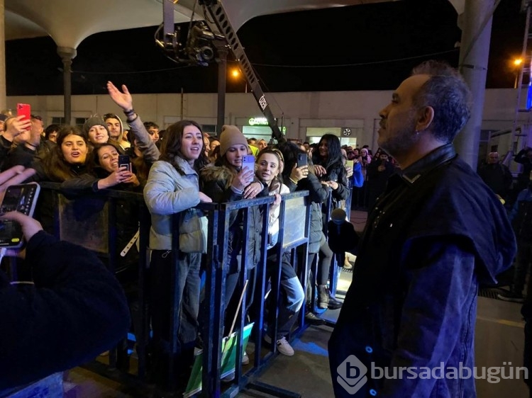 Haluk Levent'ten ilginç konser