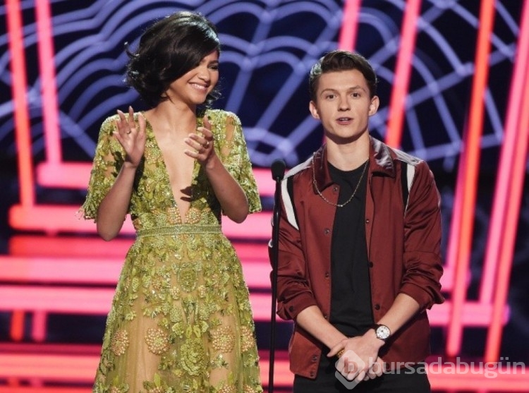 Amerikalı oyuncu Zendaya ile Tom Holland nişanlandı