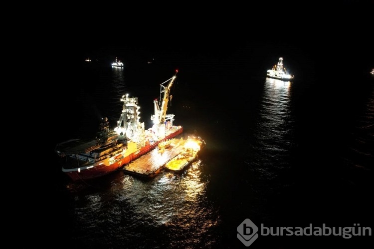 Karadeniz gazını ana boru hattına bağlayacak 'Peçenek' deniz altına indirildi

